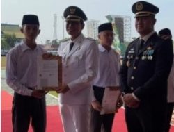 DI HUT RI Ke 81, Bupati Fadhil Serahkan SK Menimipas