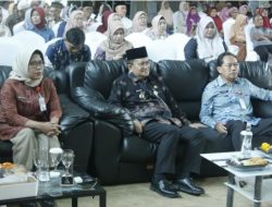 Peringati Hari Lanjut Usia Nasional, Pemkot Jambi Gelar Nobar dan Beri Bantuan